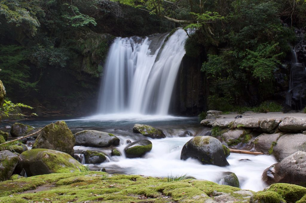 waterfall, japan, nature-4259935.jpg